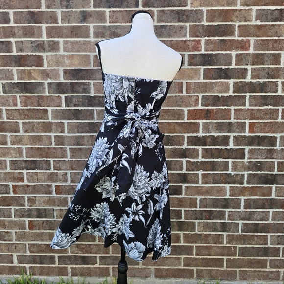 White House Black Market Strapless Black and White Floral Dress - Picture 7 of 7